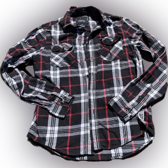 ❤️2/$30 Urban Heritage Paid flannel shirt - Picture 1 of 4